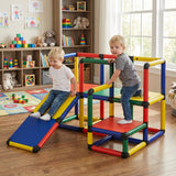 Structure d'escalade pour enfants avec glissade