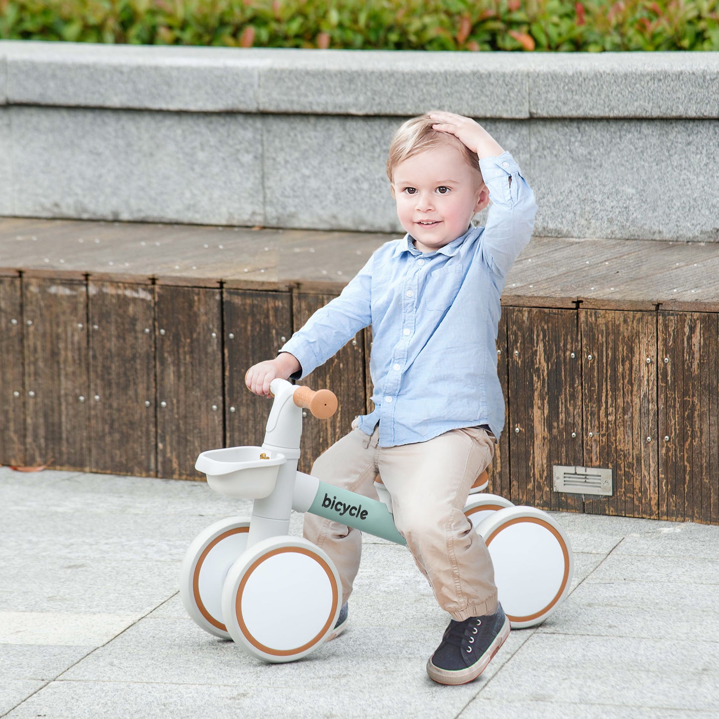 Vélo d'équilibre bébé avec panier amovible