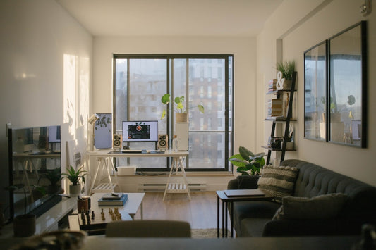 Petit budget, grand style : meubler votre appartement sans se ruiner