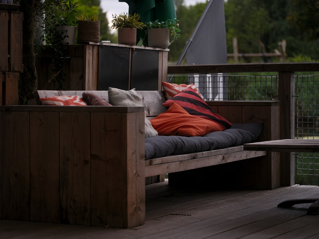Buying Guide: How to Choose the Right Patio Furniture in 2026