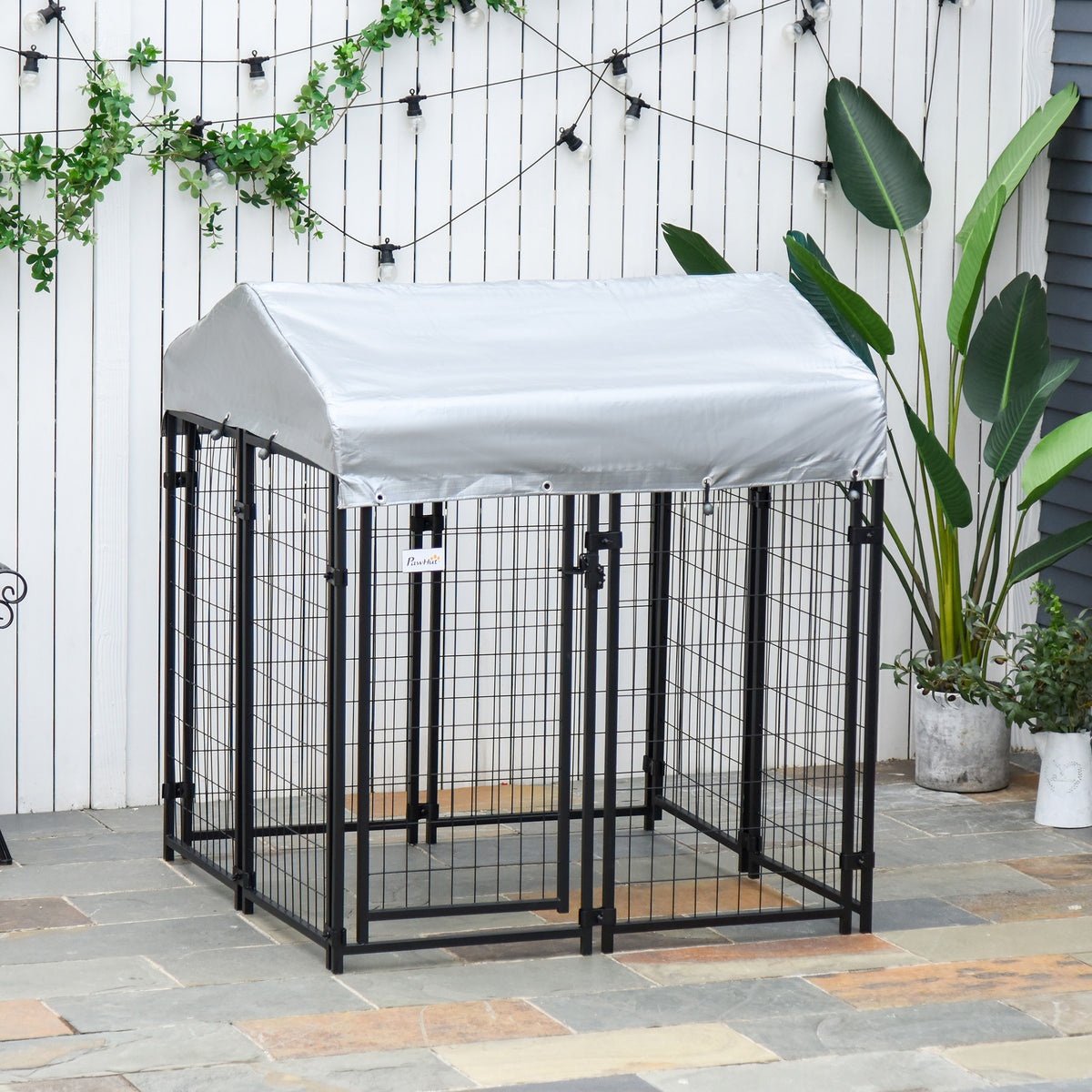 Enclos extérieur pour chien avec toit
