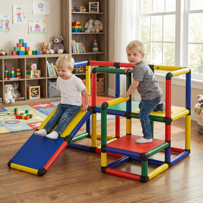 Structure d'escalade pour enfants avec glissade