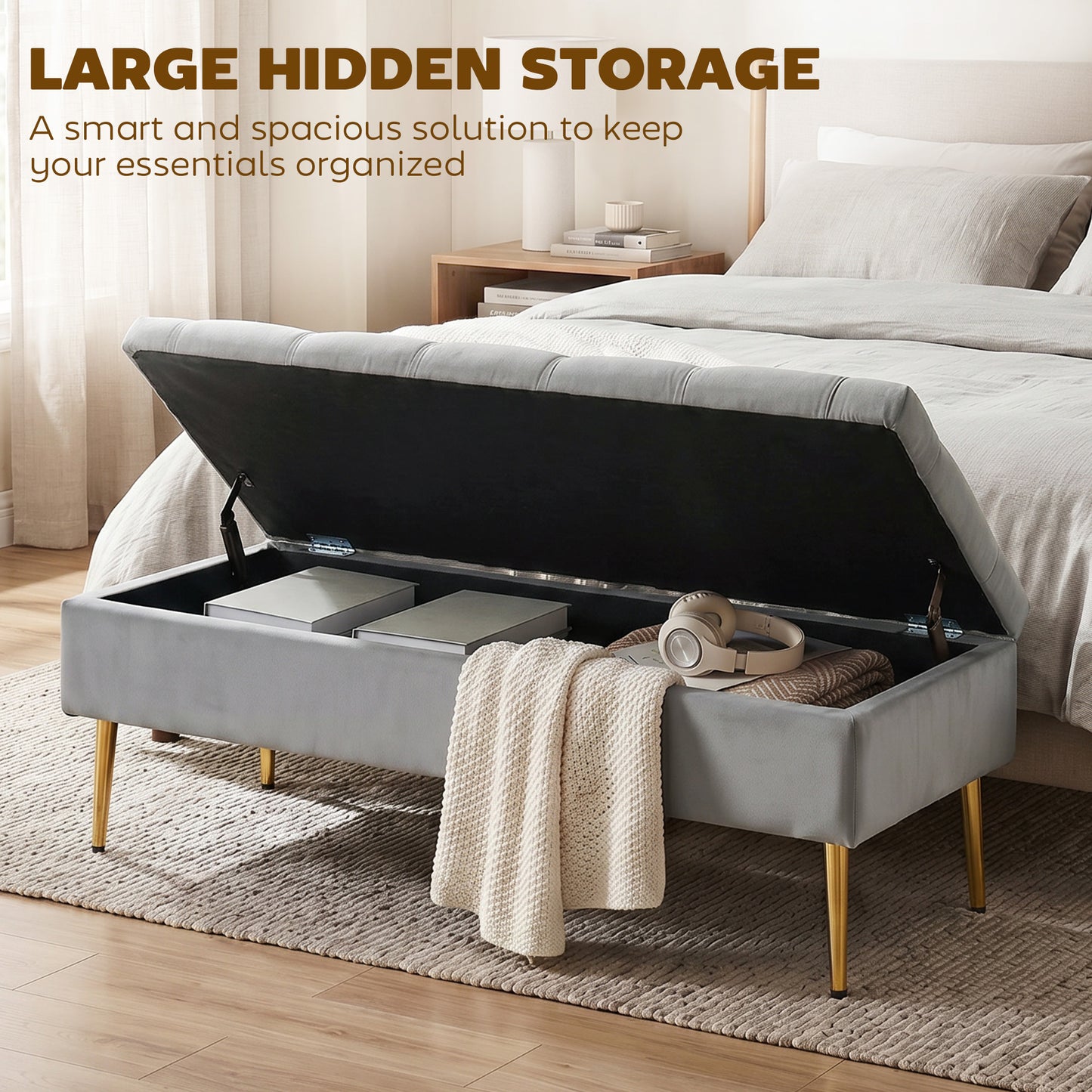Banc coffre rembourré velours touffeté pieds dorés
