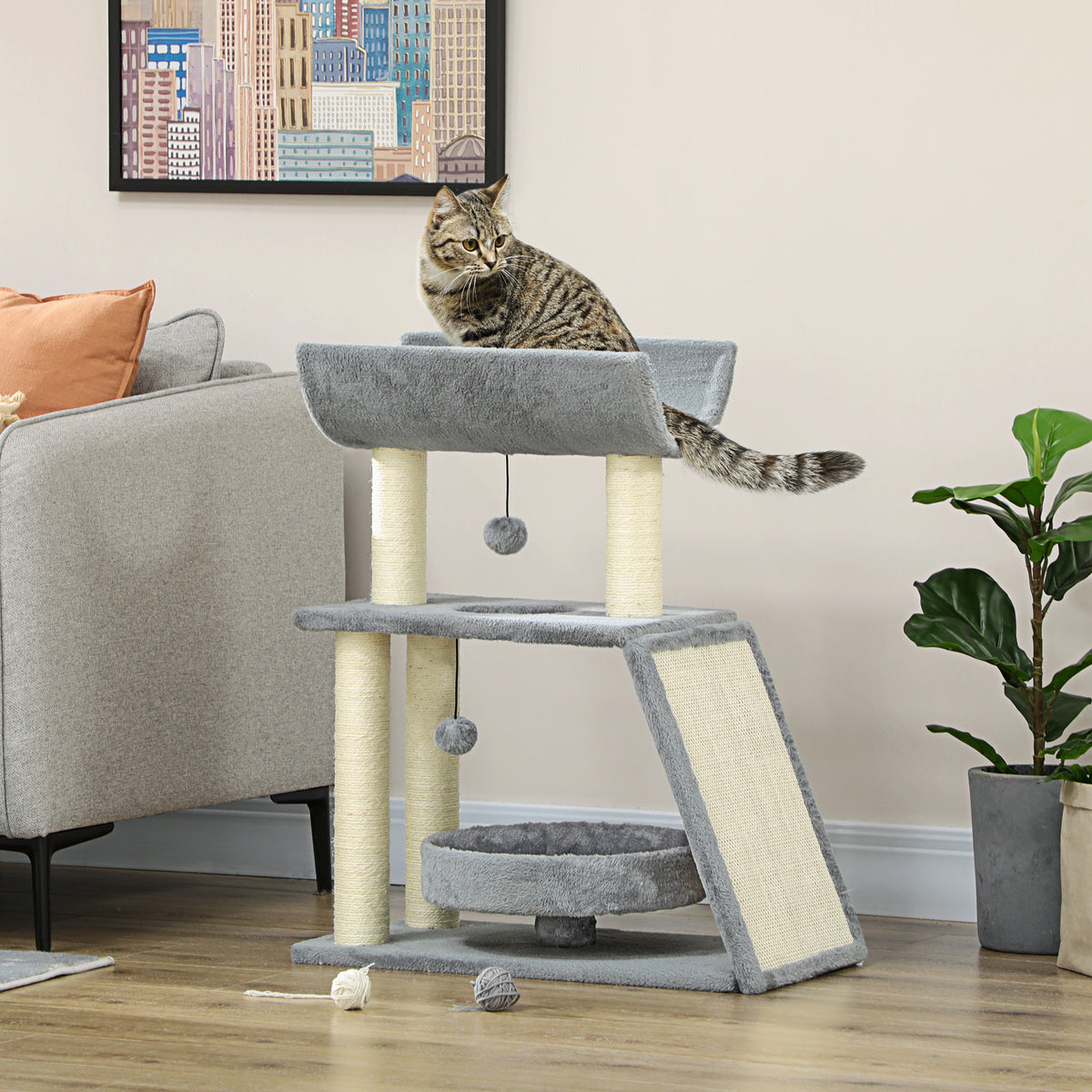 Arbre à chat compact avec perchoir et jouets