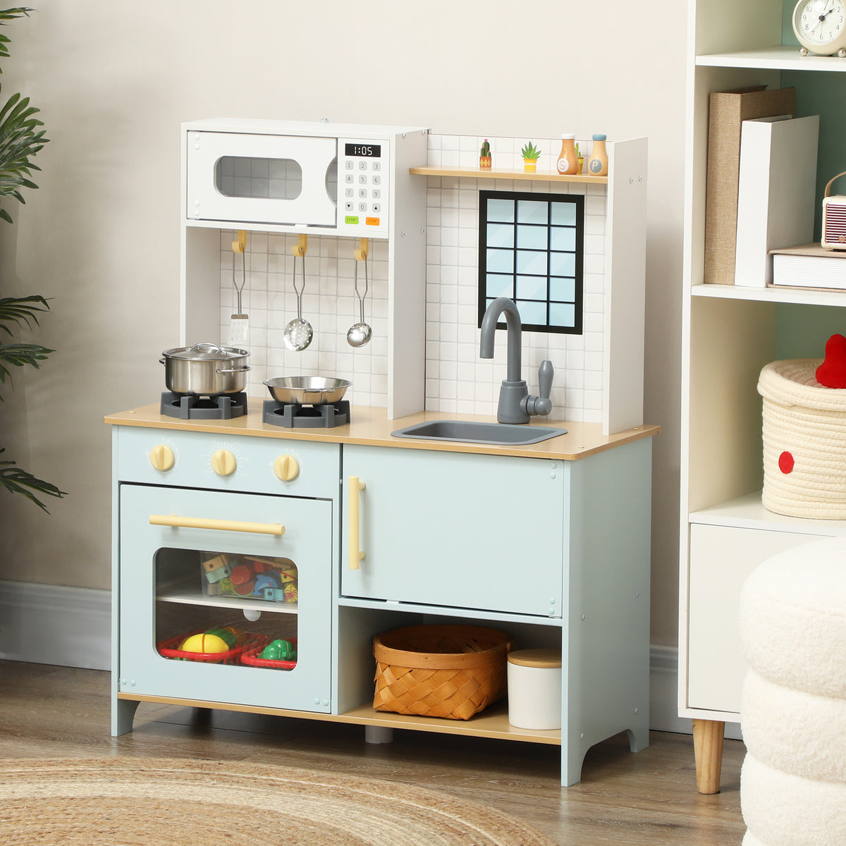 Cuisine de jeu enfant avec cuisinière, micro-ondes et four