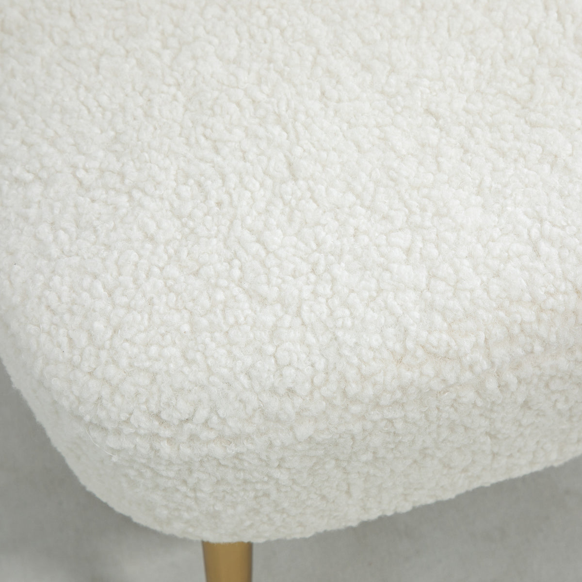 Fauteuil d'appoint avec coussinage moelleux et pieds dorés