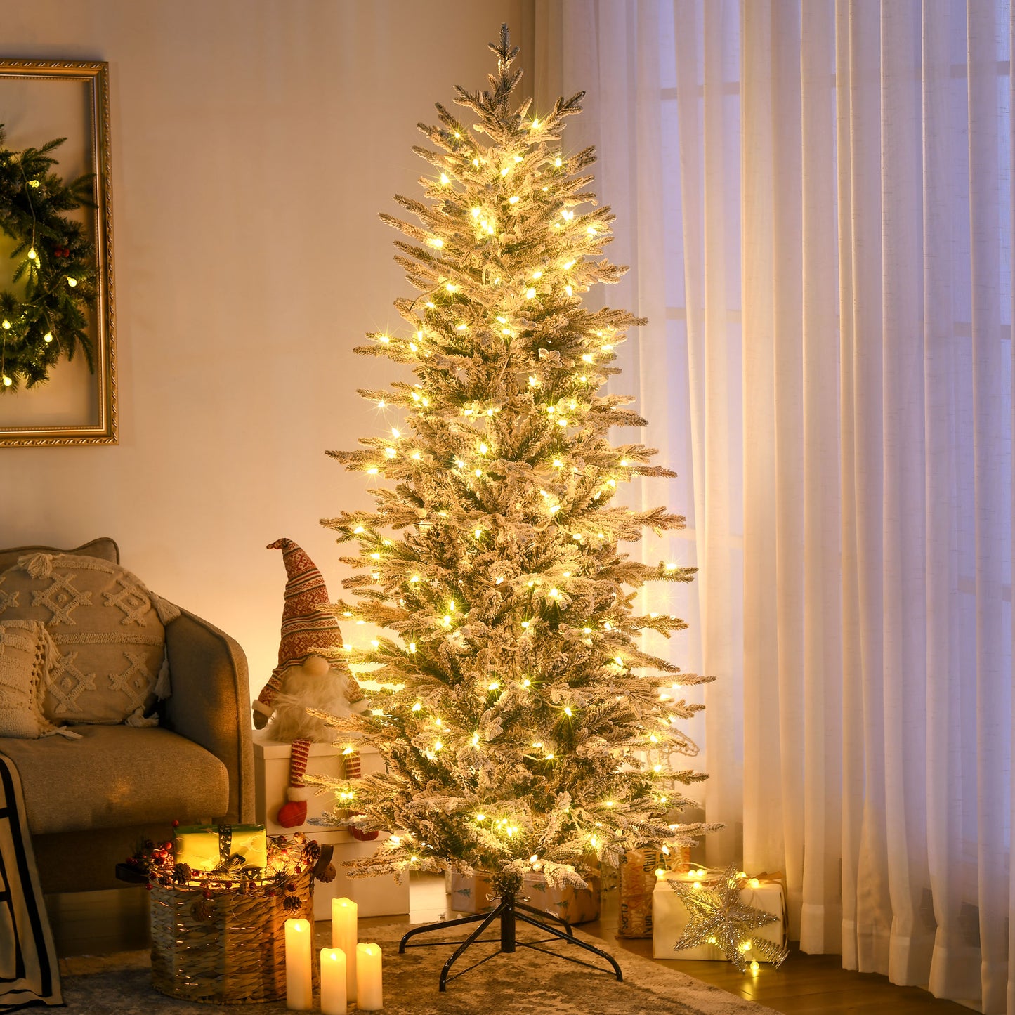 Sapin de Noël artificiel enneigé avec lumières intégrées 7,5 pi