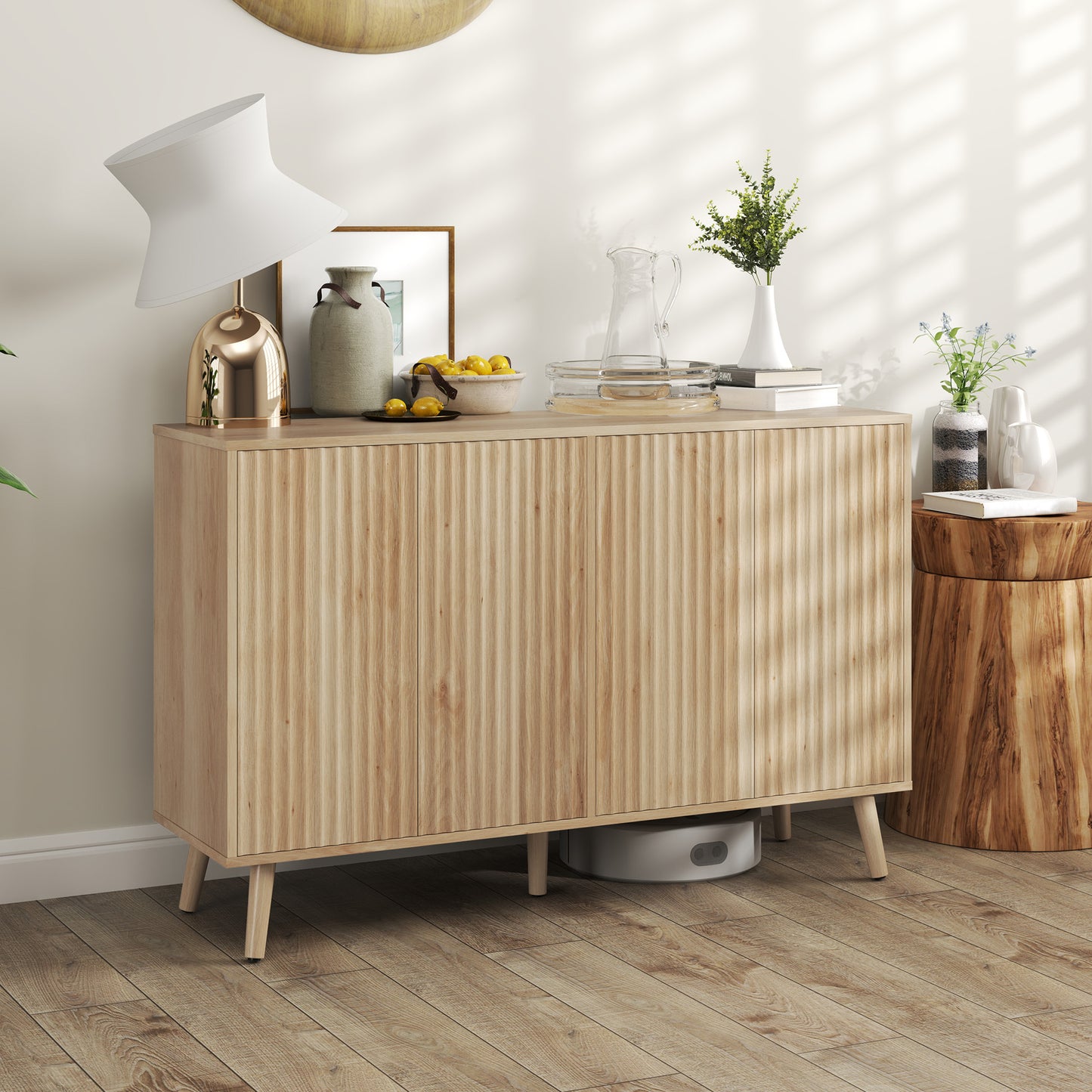 Buffet bahut cannelé moderne avec tablettes ajustables