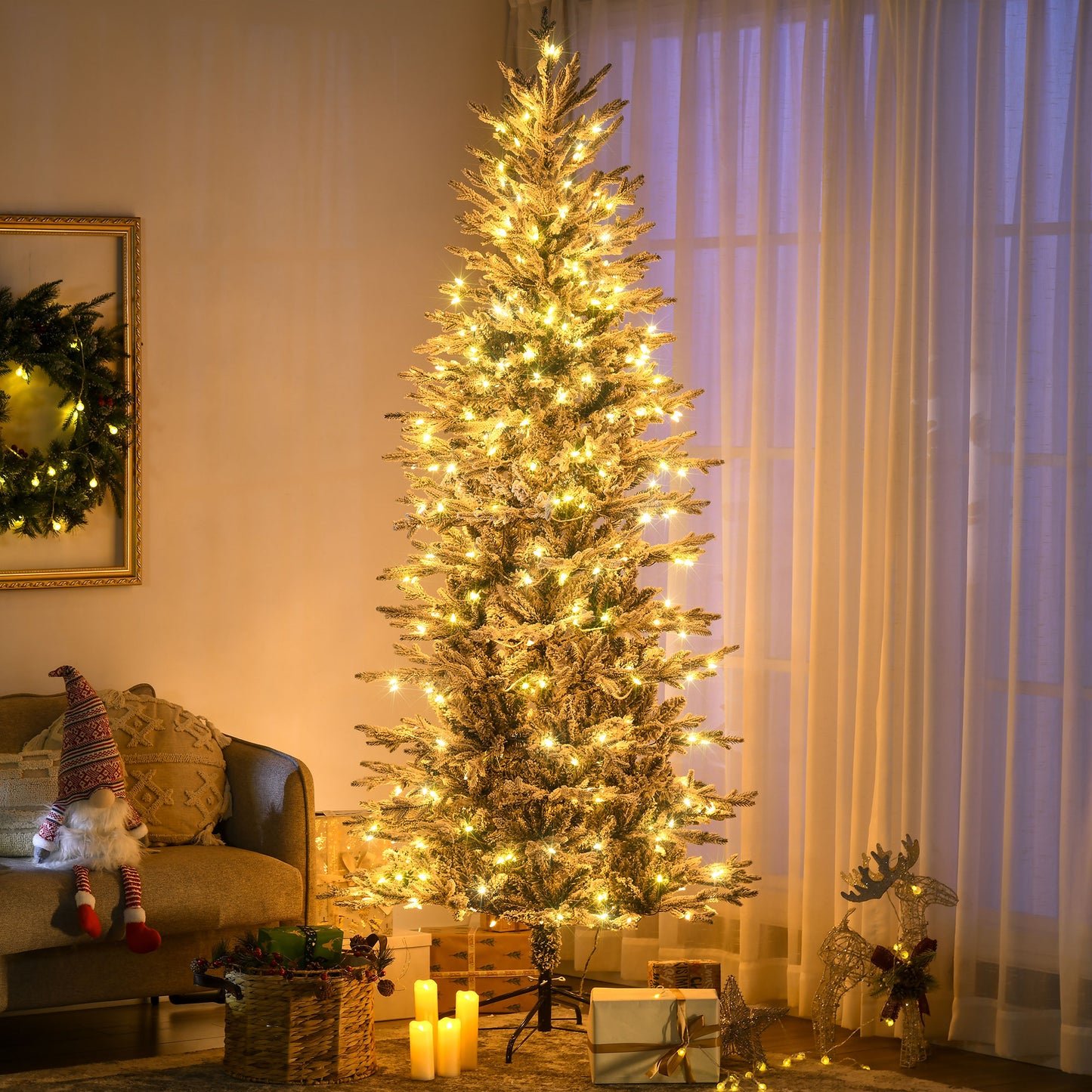 Sapin de Noël artificiel enneigé avec lumières intégrées 7,5 pi