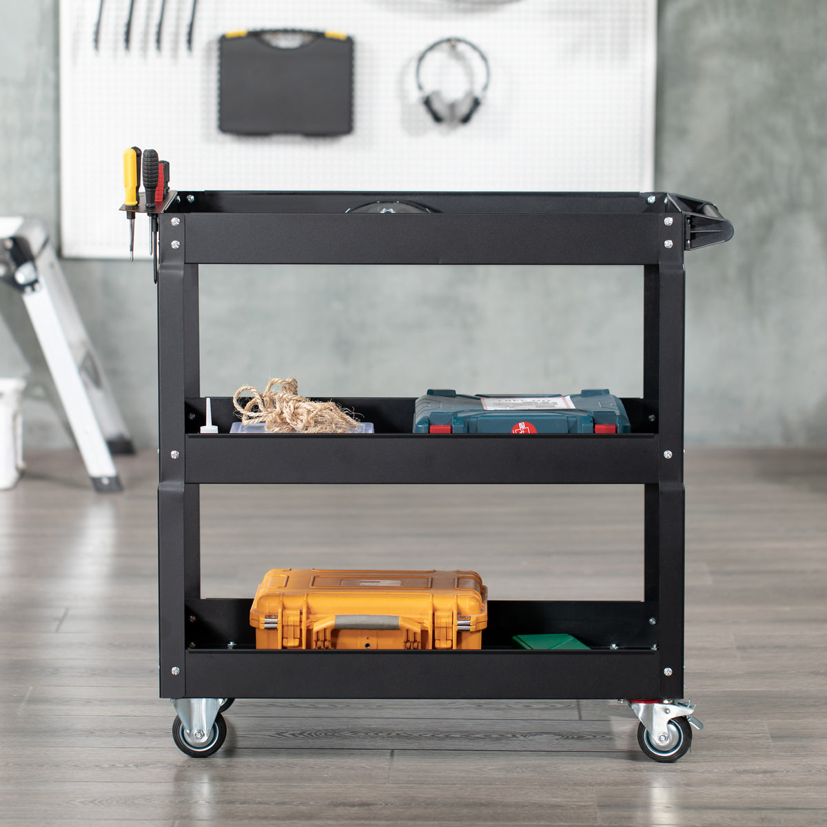 Chariot d'outils roulant 3 étages capacité 330 lb