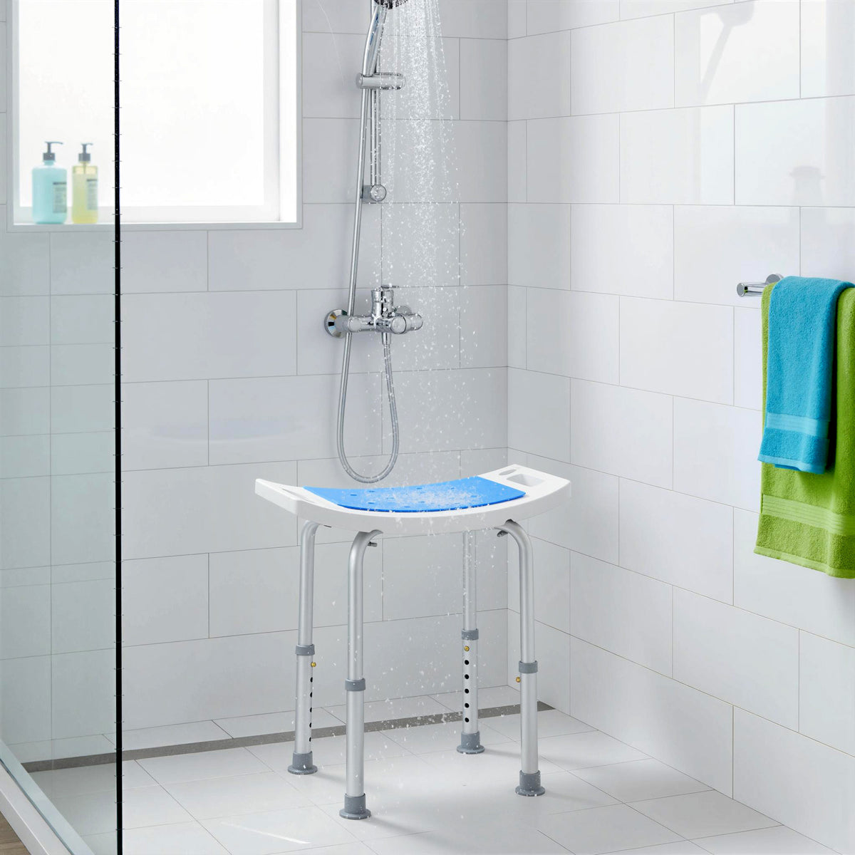 Chaise de douche réglable en hauteur — aluminium