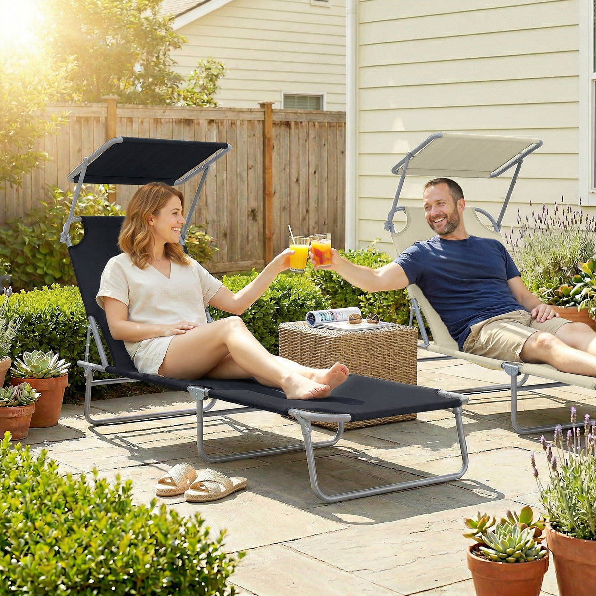 Chaise longue pliante avec auvent réglable