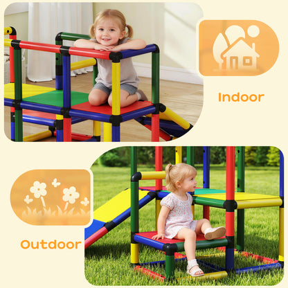 Structure d'escalade pour enfants avec glissade