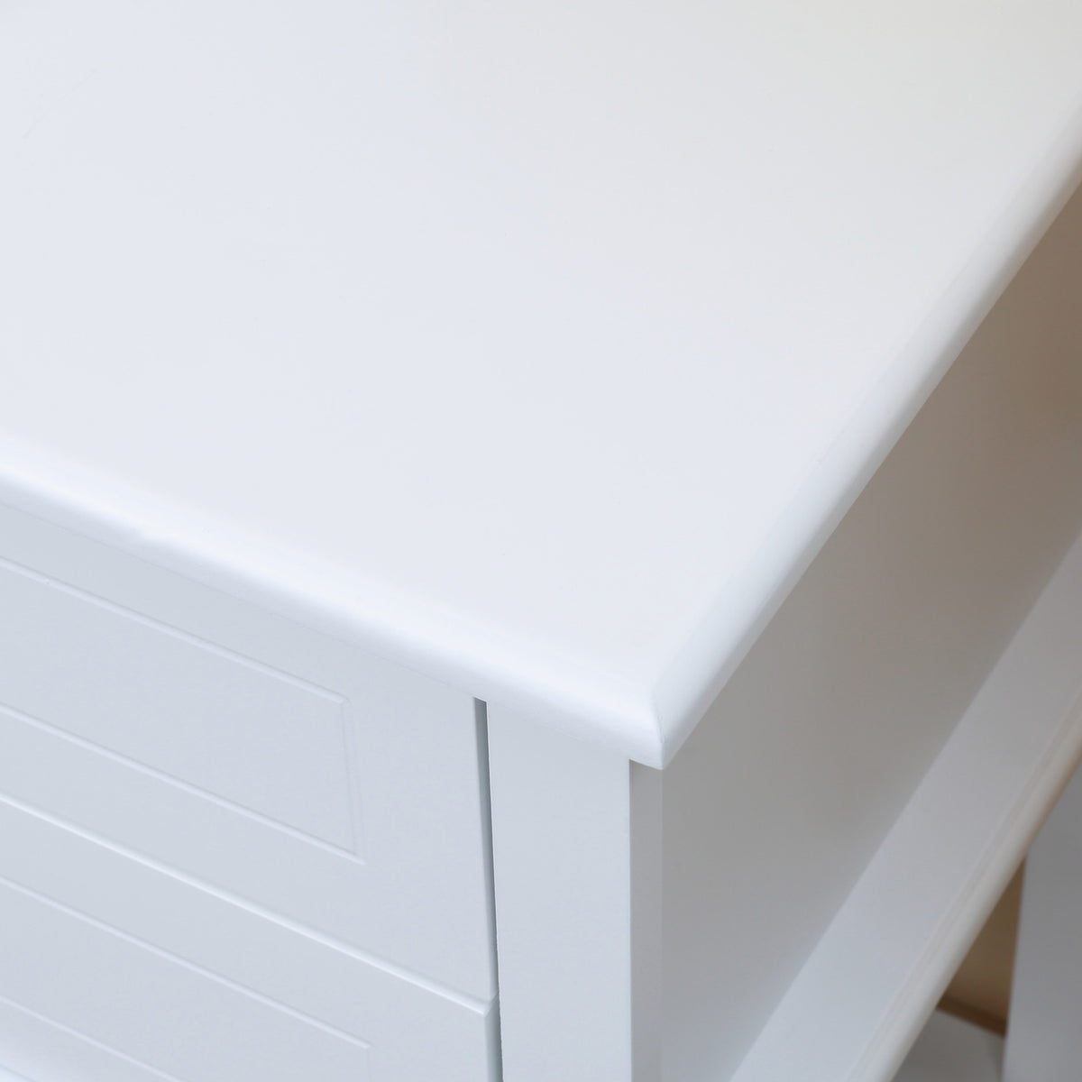 Table d'appoint moderne avec tiroirs et étagère de rangement