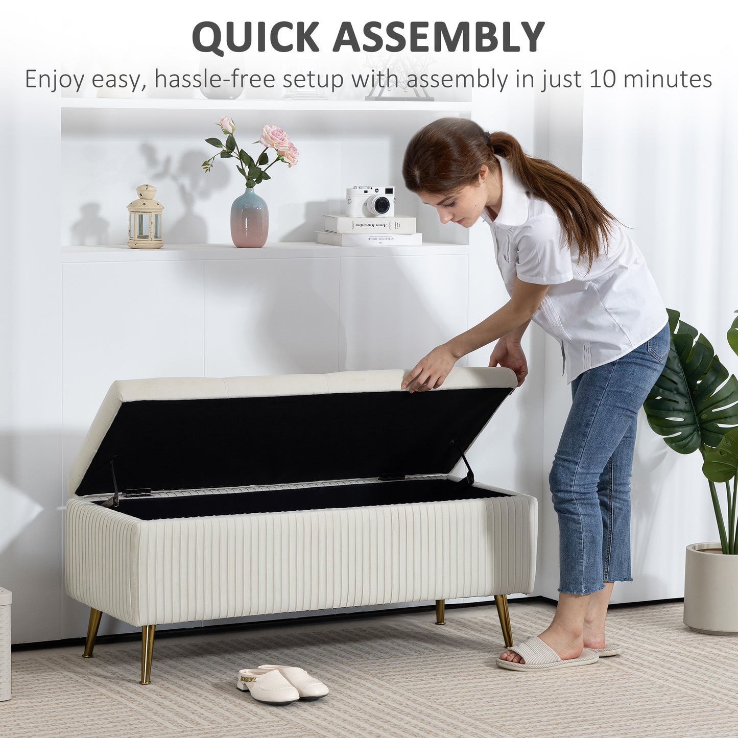 Banc coffre rembourré avec pieds dorés 109 cm