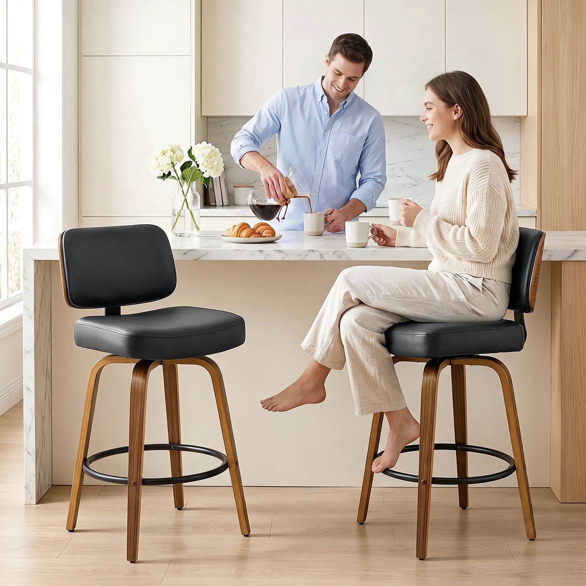 Tabourets de bar pivotants modernes en similicuir — Lot de 2
