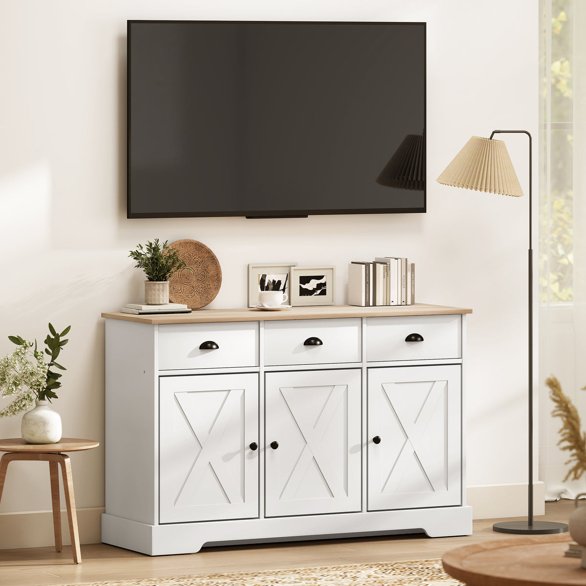 Buffet de style fermette avec portes de grange et tiroirs