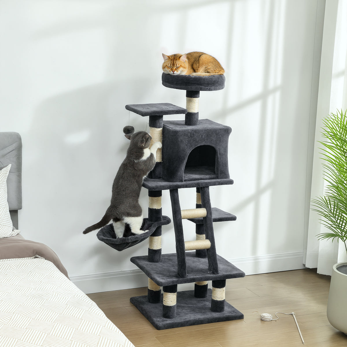 Arbre à chat multi-niveaux 132 cm — gris