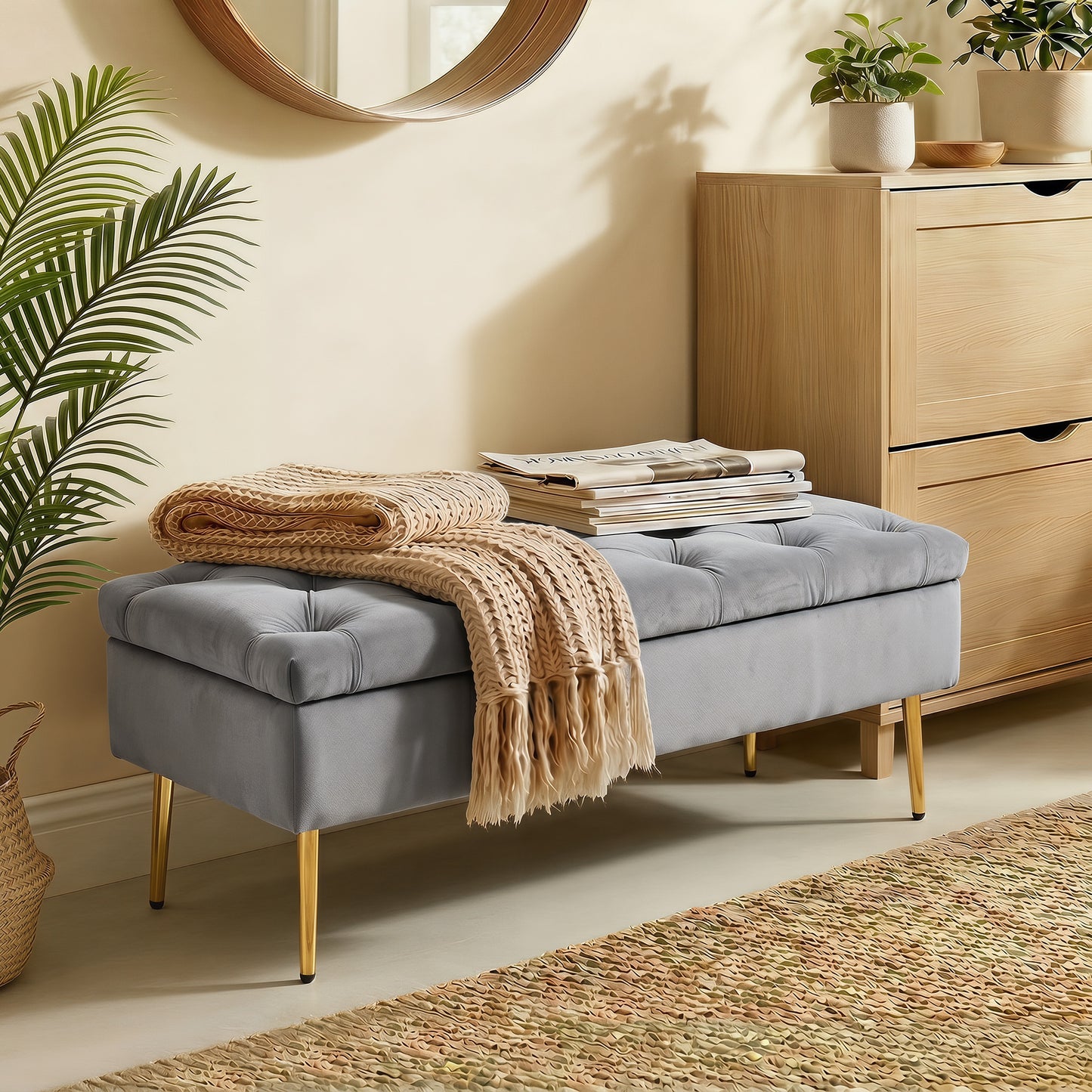 Banc coffre rembourré velours touffeté pieds dorés