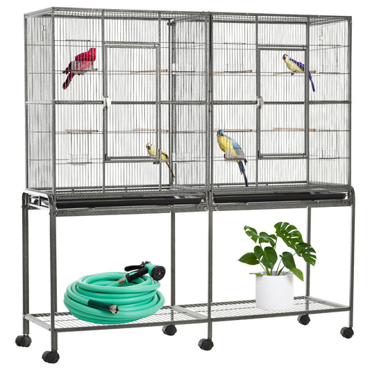 Grande cage à oiseaux sur roulettes avec perchoirs