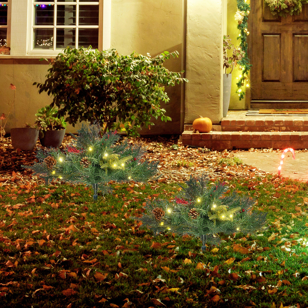 Sapins de Noël artificiels prééclairés 46 cm avec baies — Lot de 2